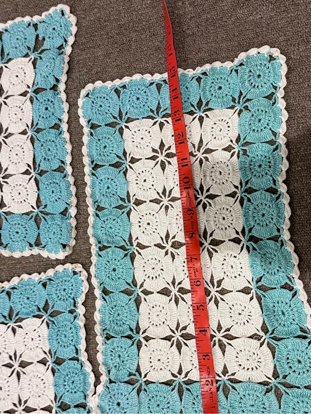 Set of 8 Doilies and Table Runners Teal and White - Picture 3 of 7